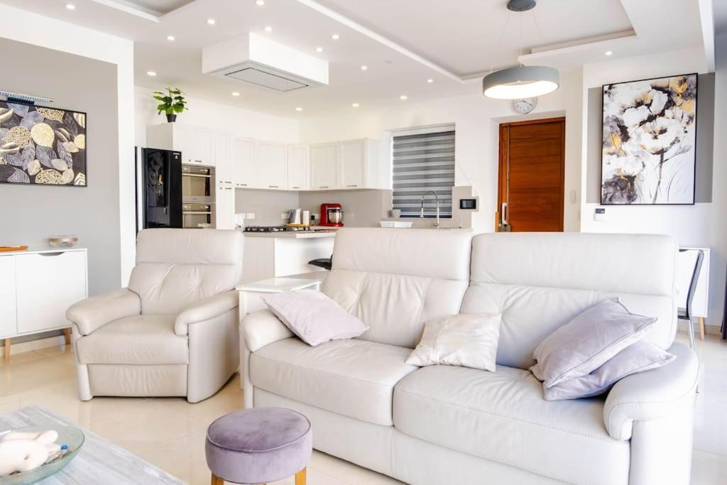 Mellieha, Luxury 3 Bedroom Azure Maisonette Buitenkant foto